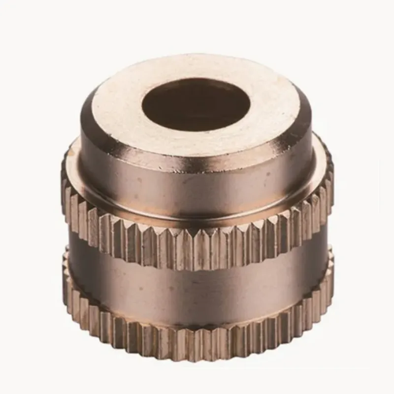 Латунная накатная вставка.1