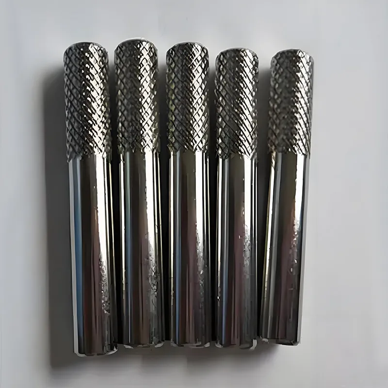 Металлический установочный штифт с насечкой.1